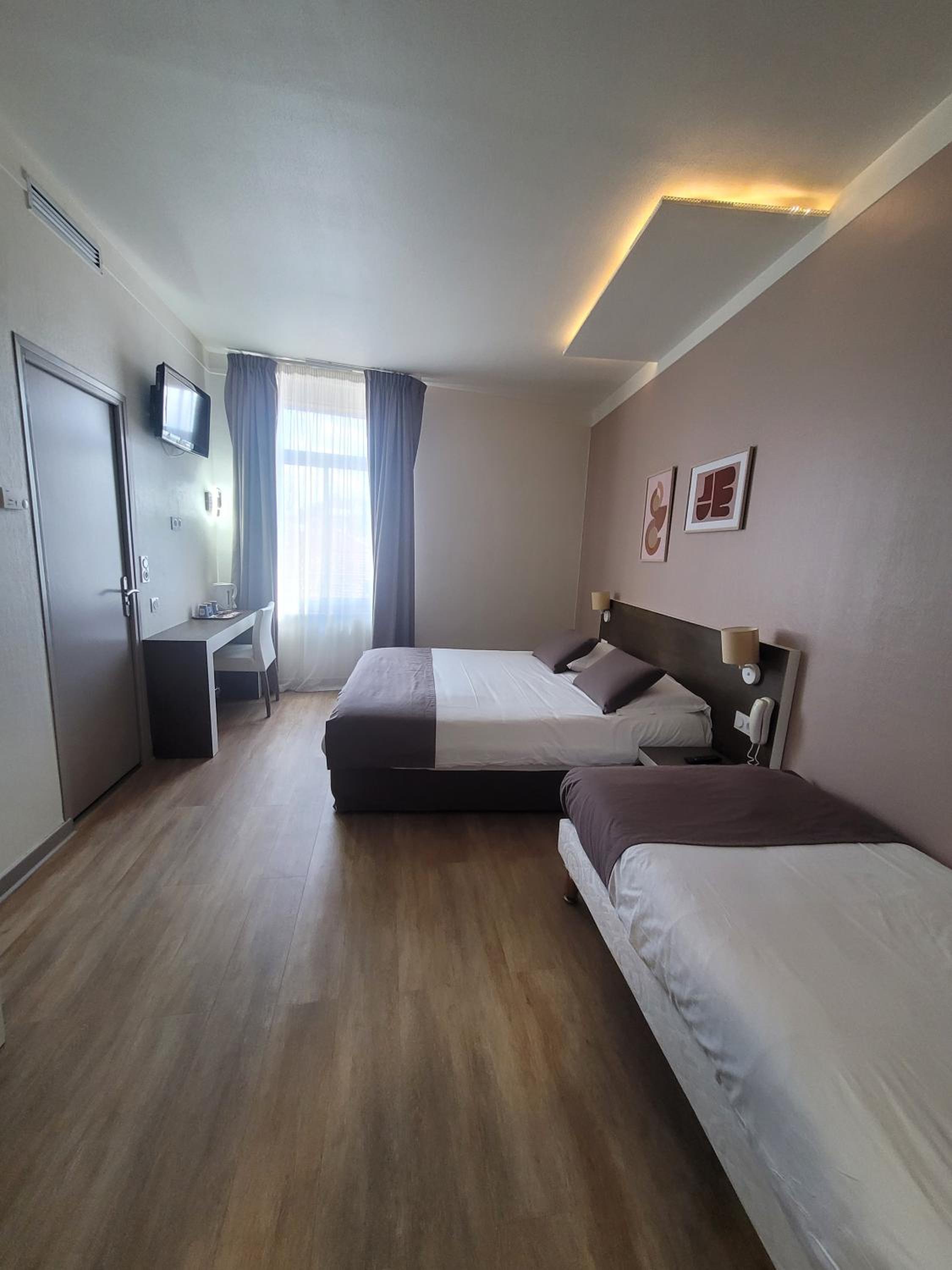 Фото Kyriad Orange Centre