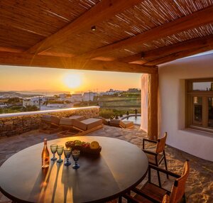 Гостиница Vrachos Suites Mykonos