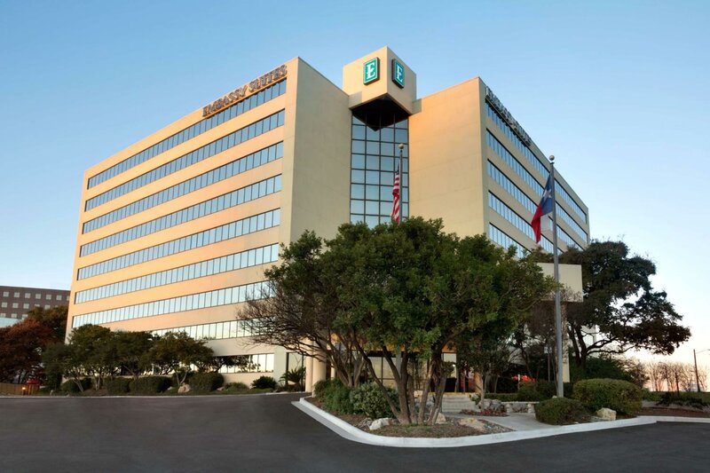 Гостиница Embassy Suites by Hilton San Antonio Airport в Сан-Антонио
