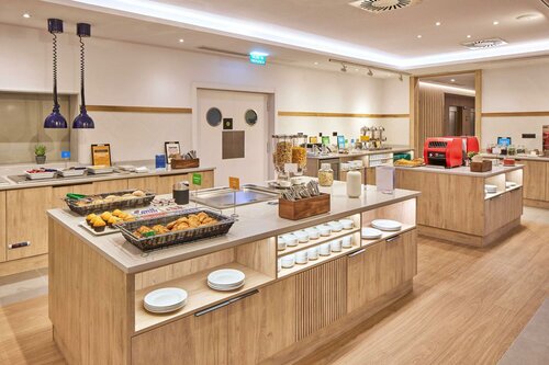 Гостиница Hampton by Hilton Barcelona Fira Gran VIA в Барселоне
