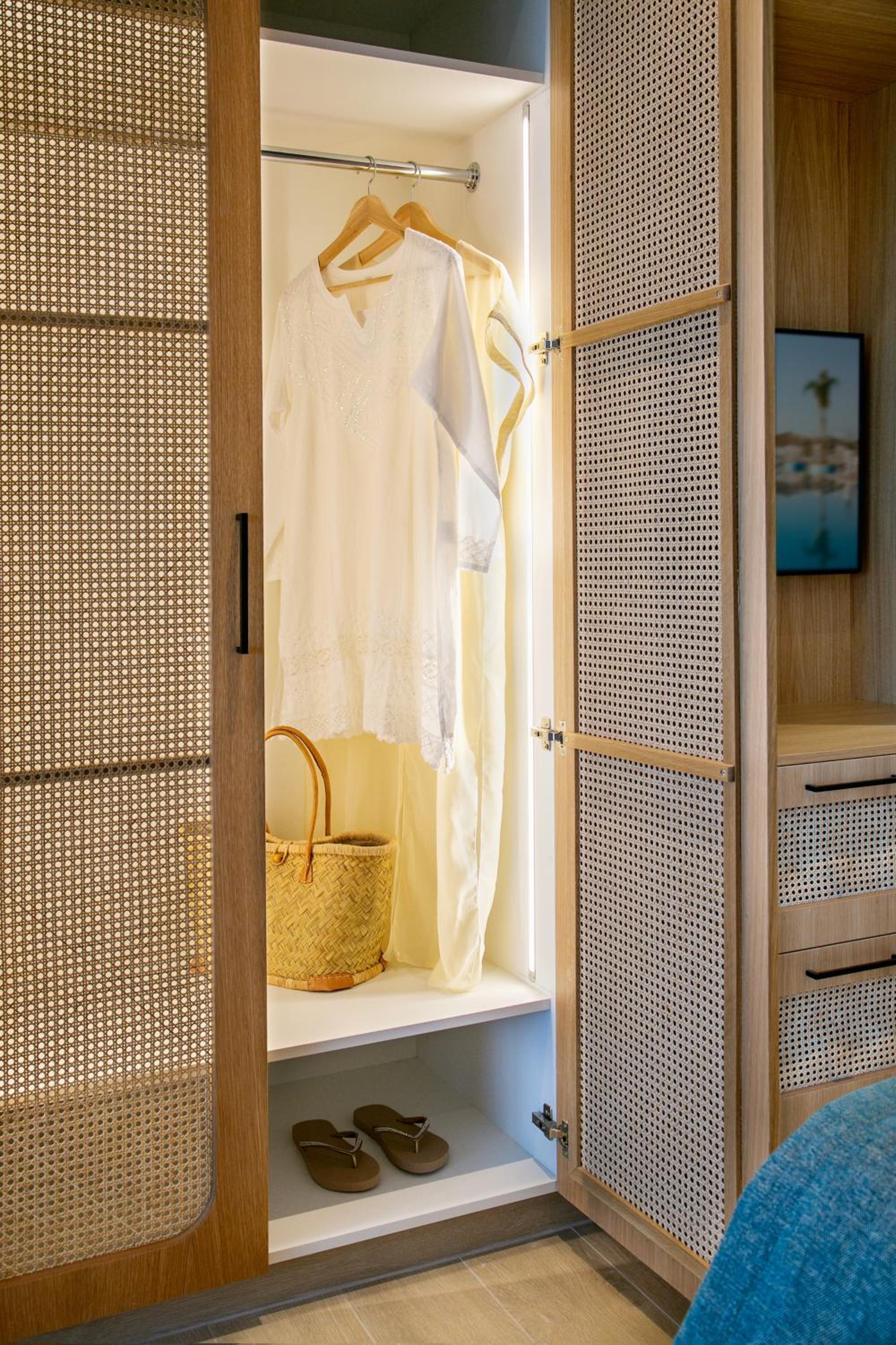 Фото Asterias Beach Hotel