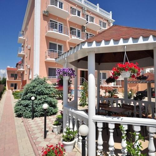 Фото отеля 1