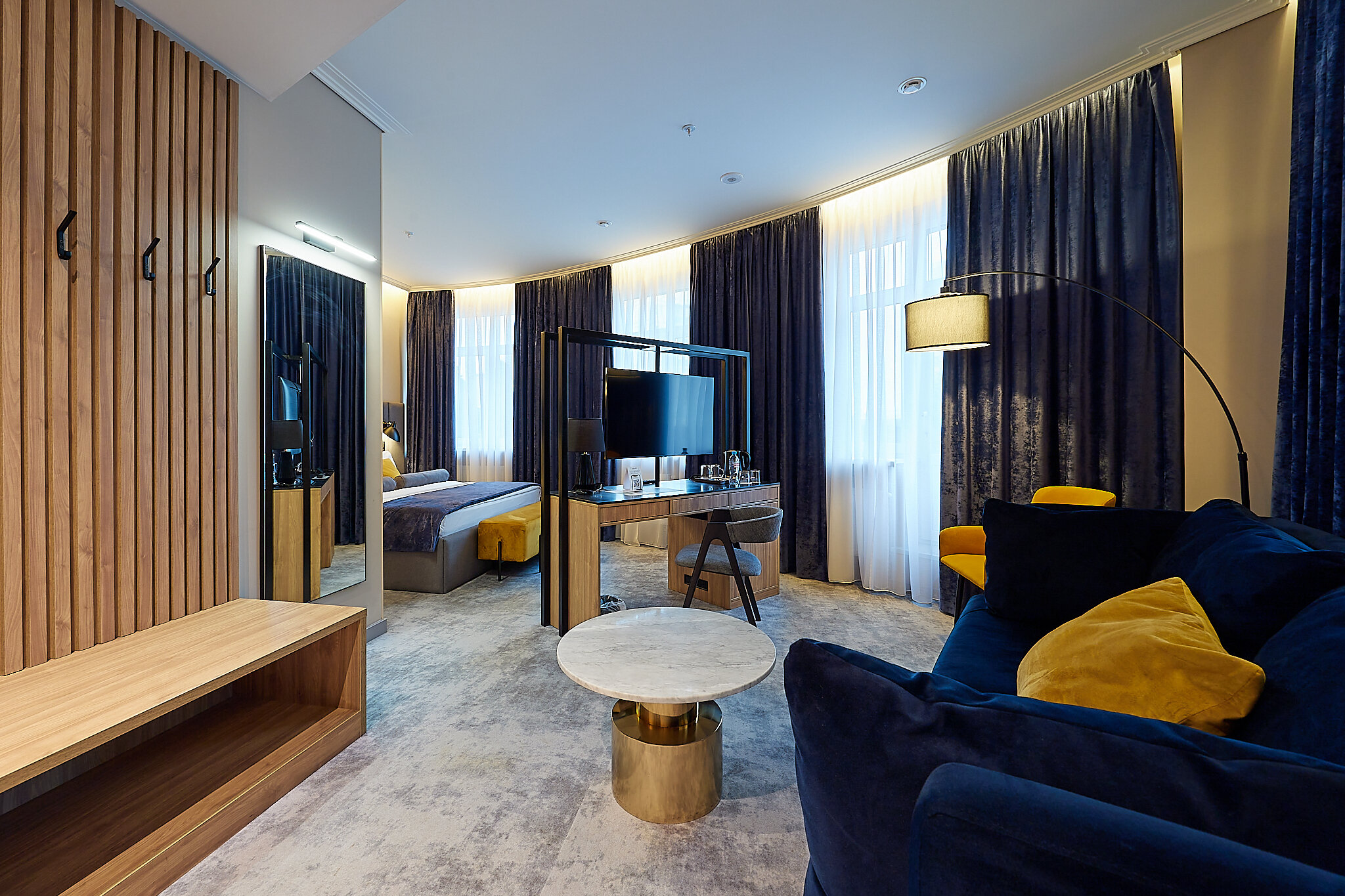 Фото отеля 2