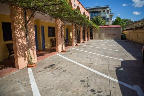 Гостиница Adobe Motel в Кэрнсе