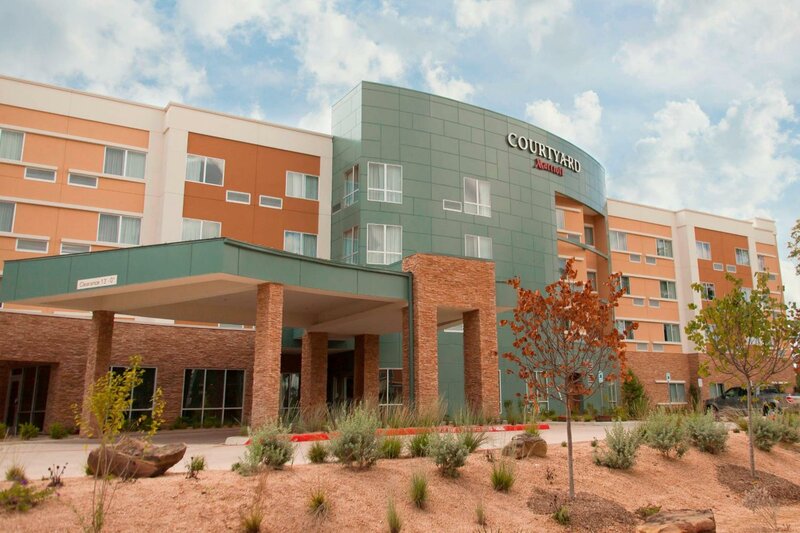 Гостиница Courtyard by Marriott Houston Springwoods Village