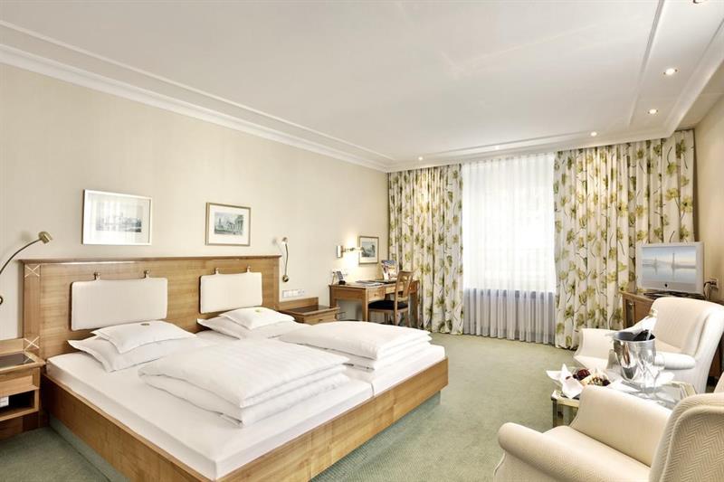 Фото Hotel Bayerischer Hof