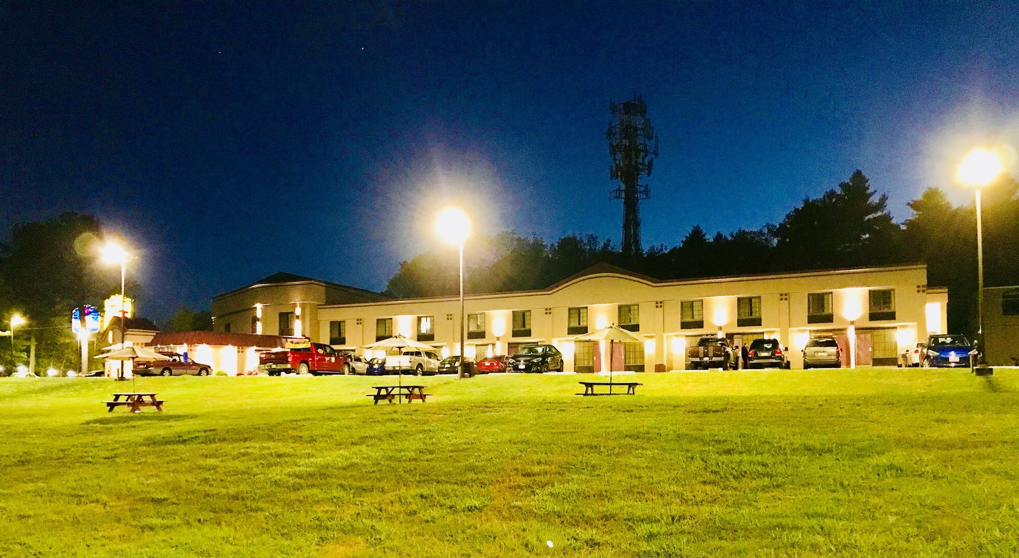 Фото Super 8 by Wyndham West Greenwich/Providence