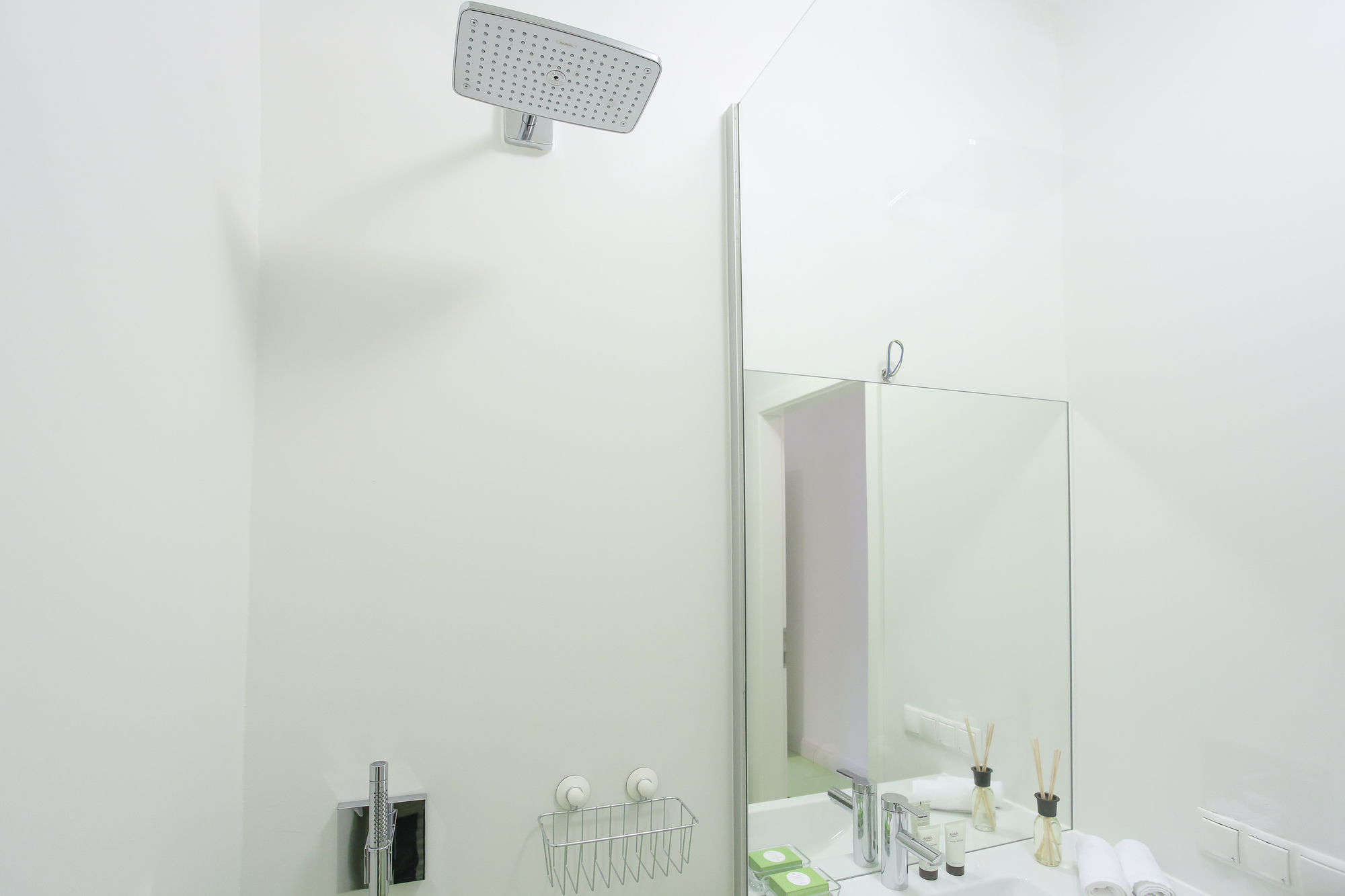 Фото Green Mango City Condo