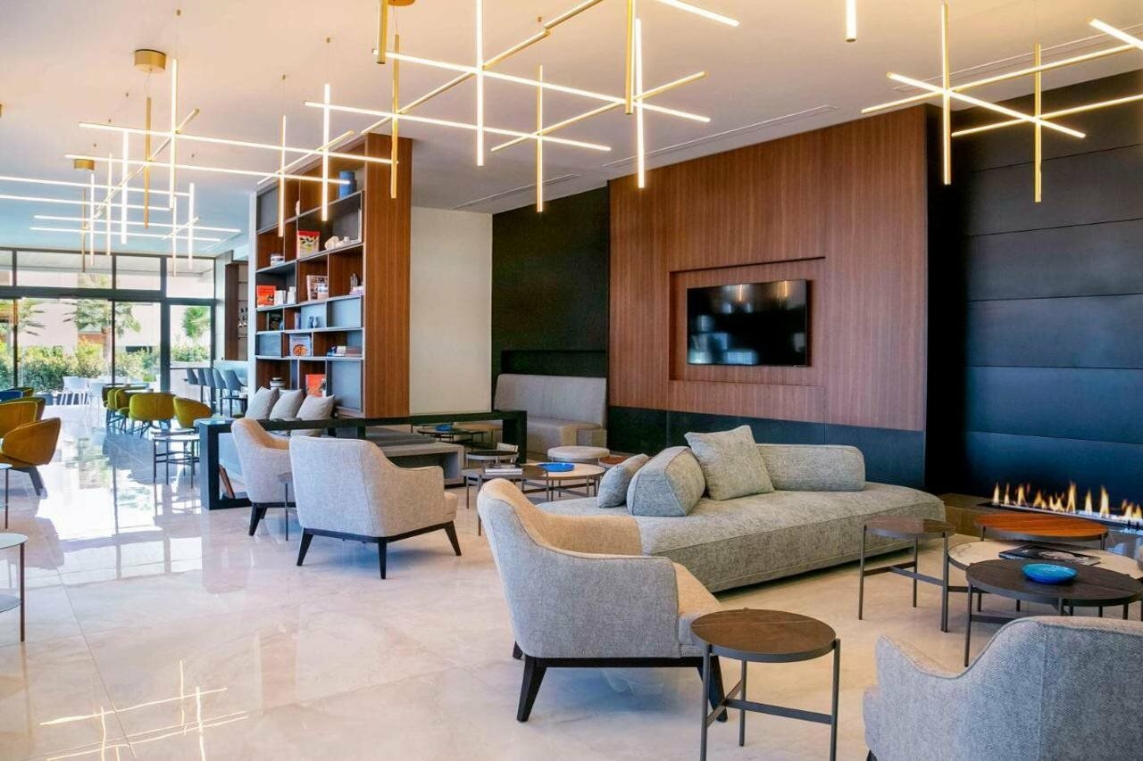 Фото Mercure Larnaca Beach Resort