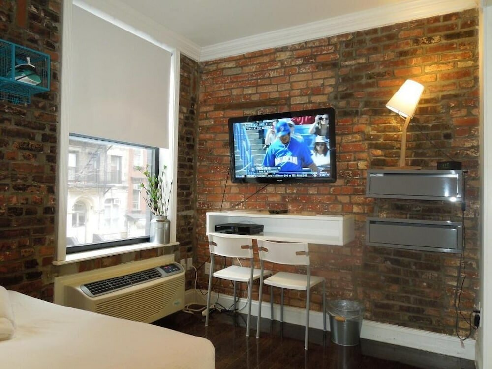 Фото East Village Hotel