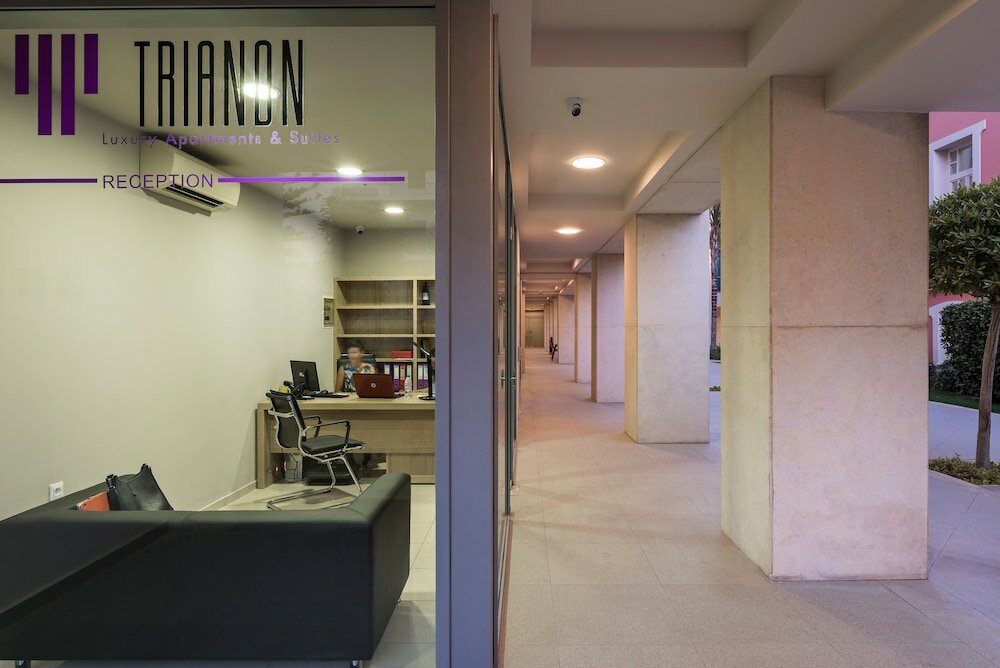 Фото Trianon Luxury Apartments & Suites