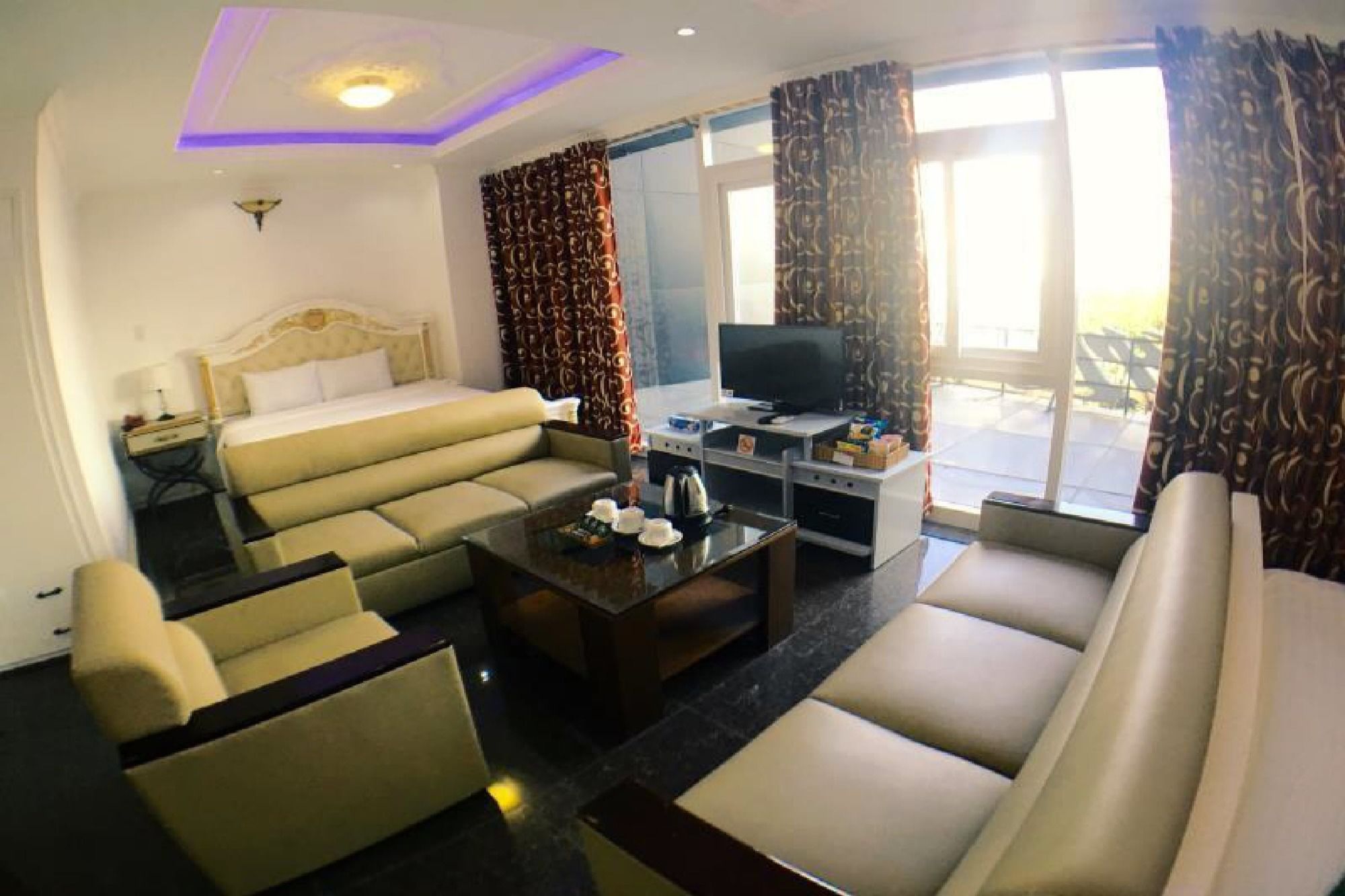 Фото Happy Land Hotel