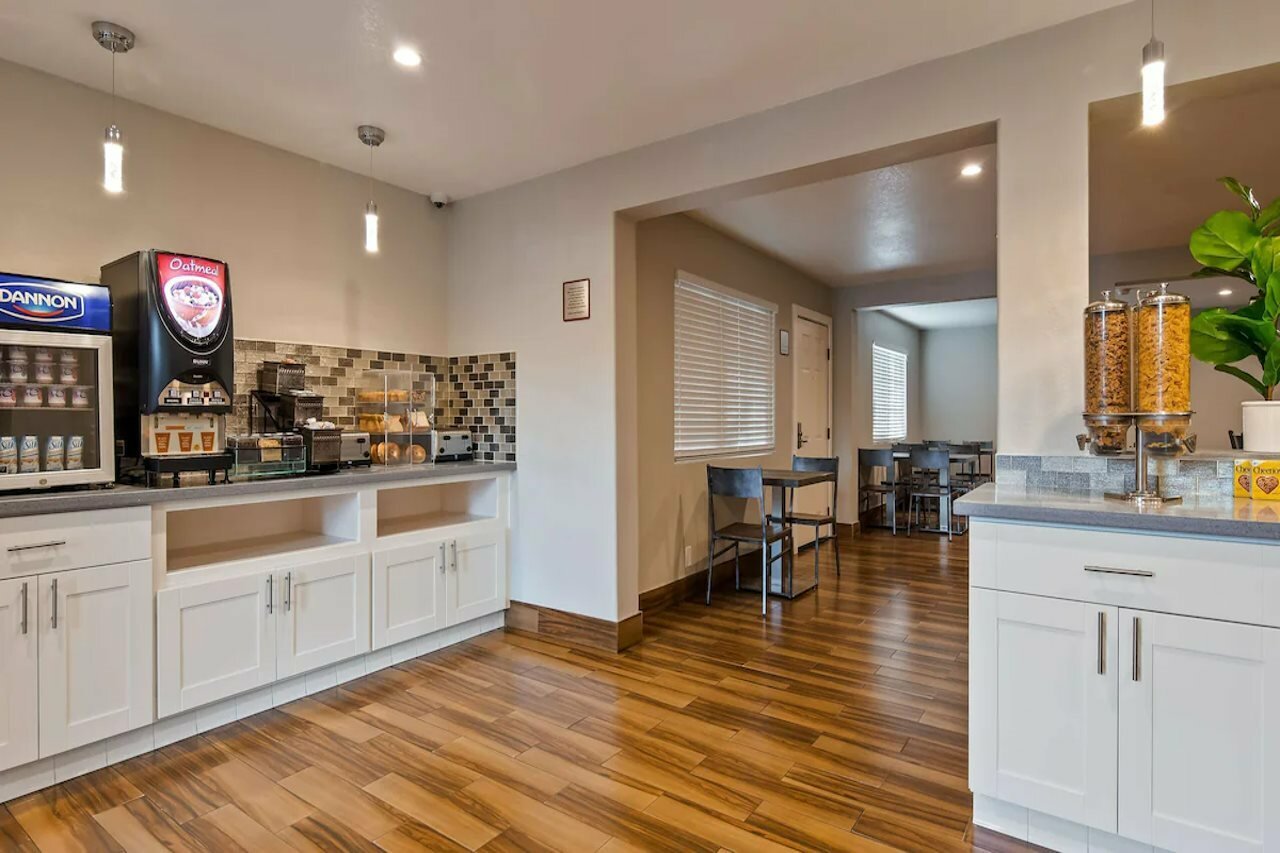 Фото Best Western Plus Ontario Airport & Convention Center