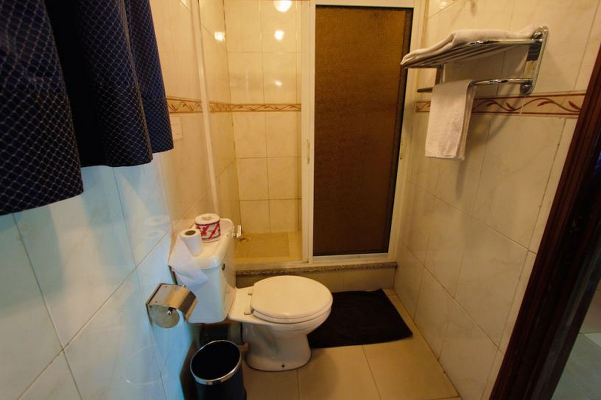 Фото Carliza Hotel Apapa