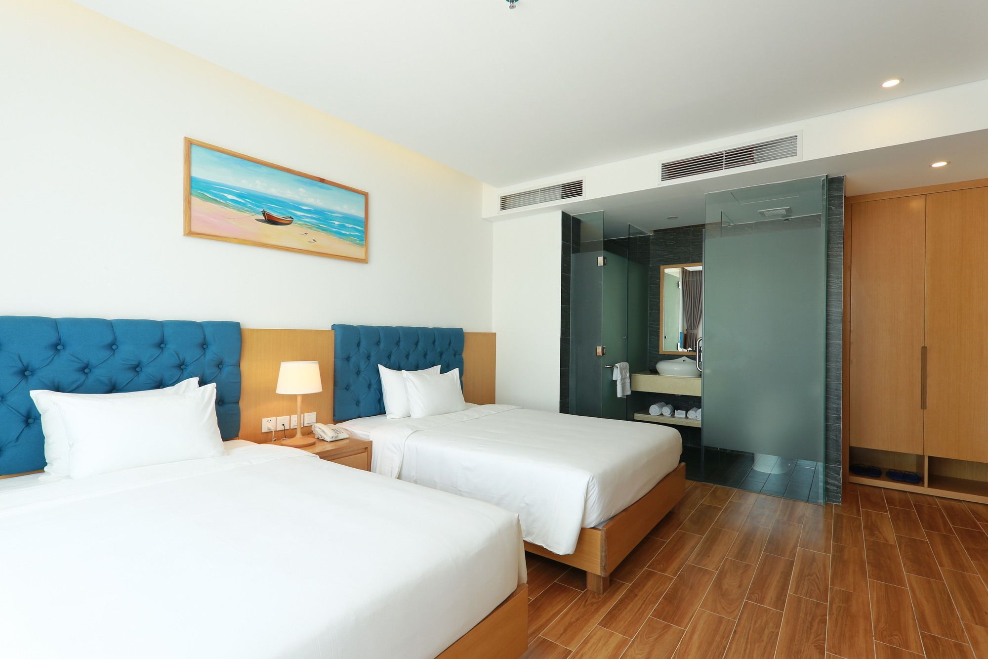 Фото Seashore Hotel & Apartment