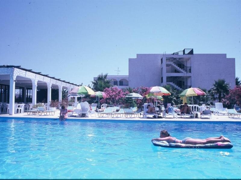 Фото отеля 2