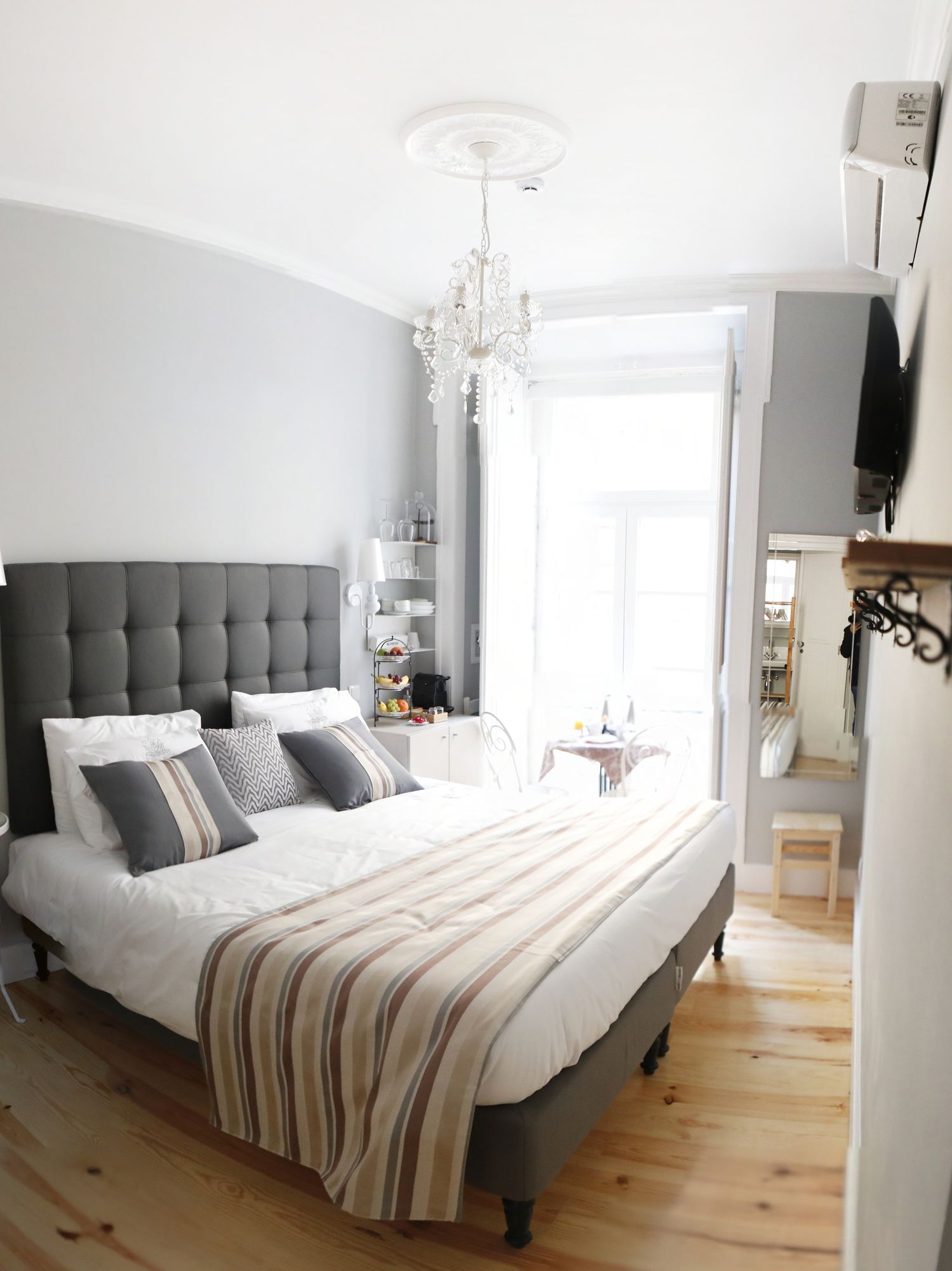 Фото B in B Lisbon Downtown Suites