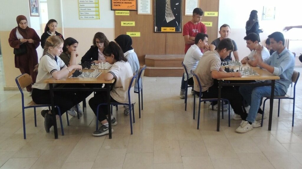 Lyceum Tepe Multi-Program Anatolian High School, Bismil, photo