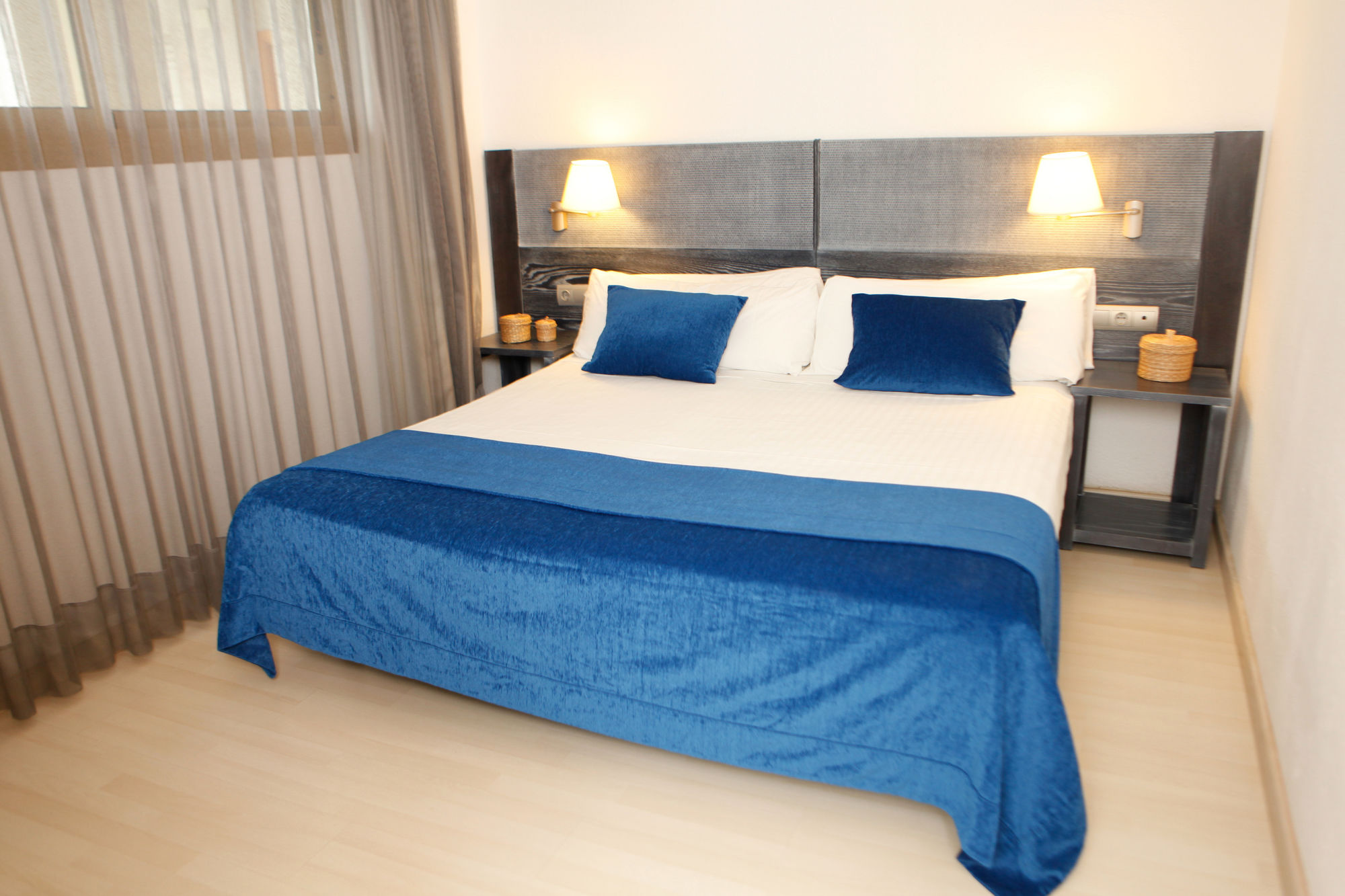 Фото Acacias Apartamentos Salou