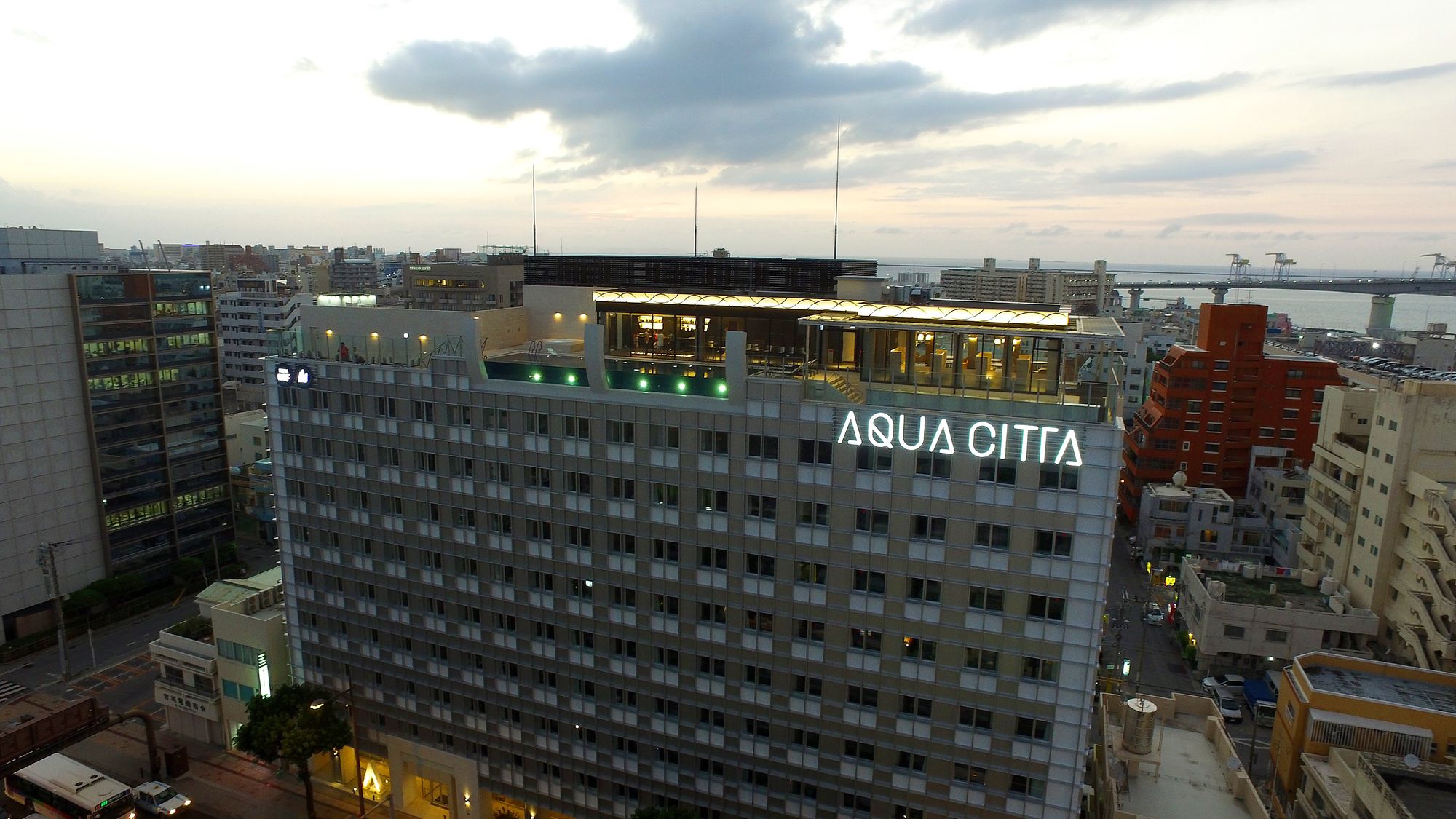 Фото Hotel Aqua Citta Naha