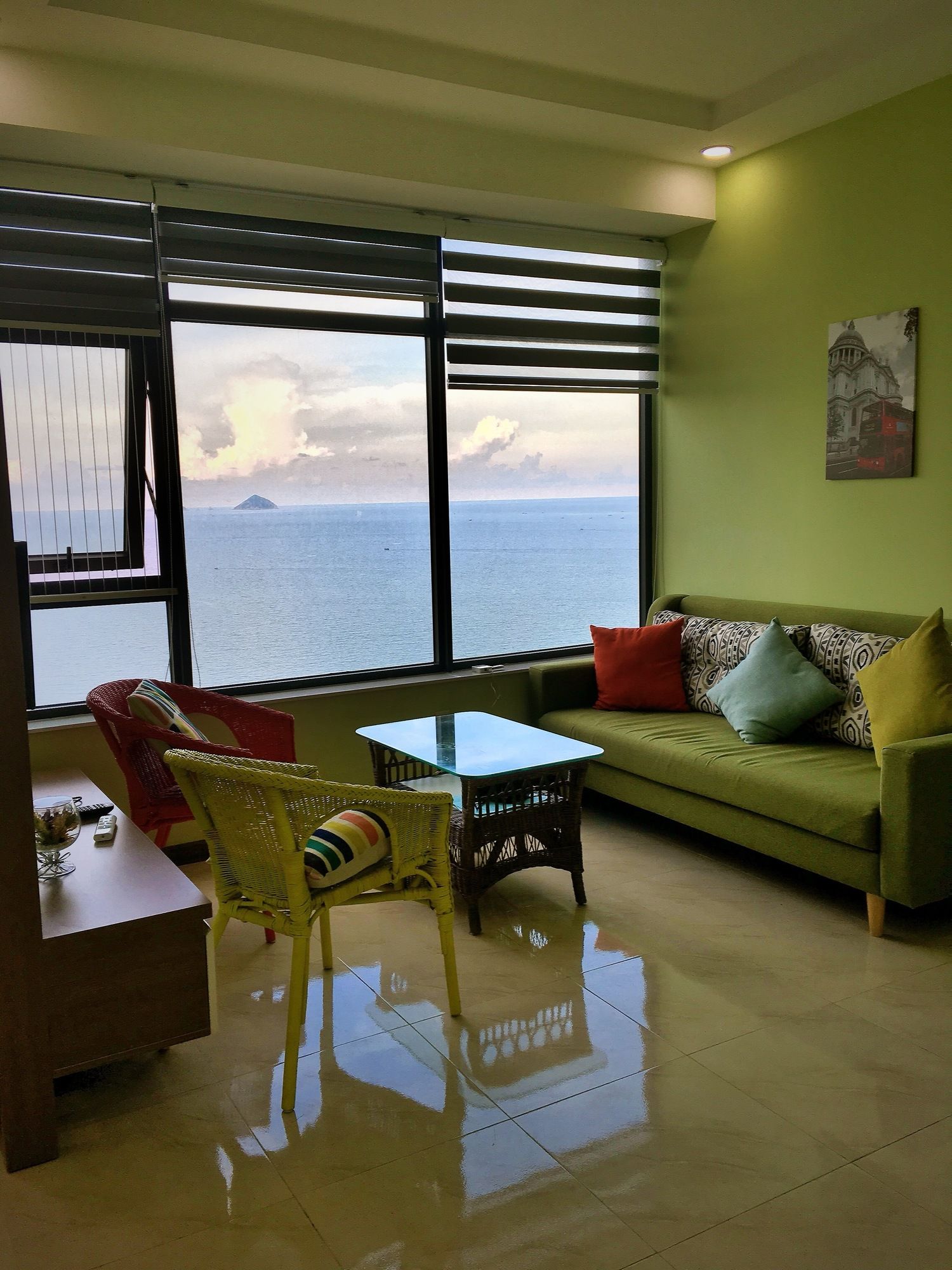 Фото Seaview Front Apartment