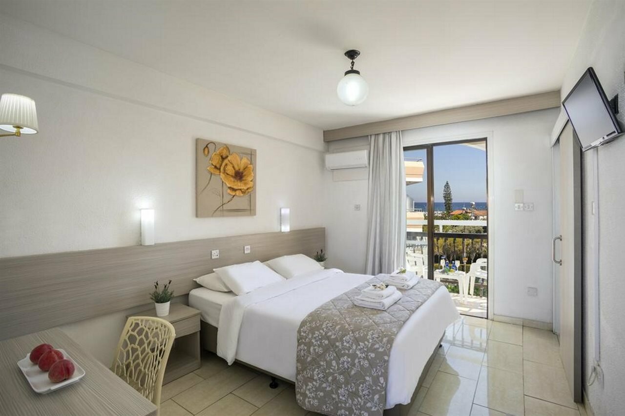 Фото Cactus Hotel