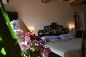 Tenuta Di Ricavo (Località Ricavo, 4), hotel