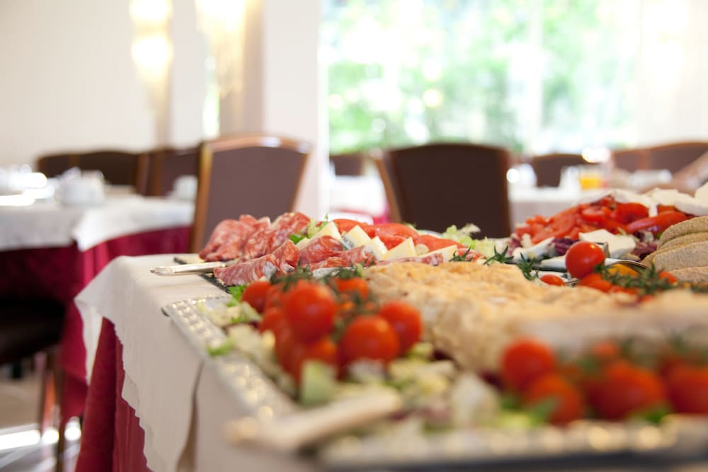 Фото Nyala Suite Hotel