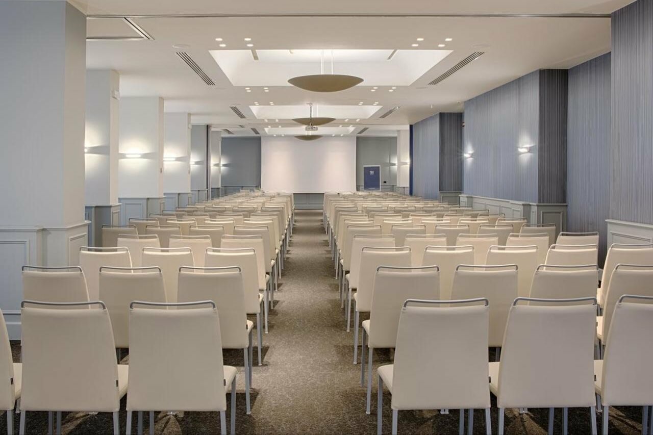 Фото Nh Bologna de la Gare