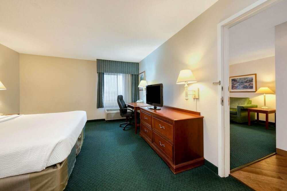 Фото La Quinta Inn by Wyndham Cleveland Independence