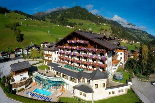 Внешний вид отеля Hotel Tauernhof в Хаарлехене, фото 1