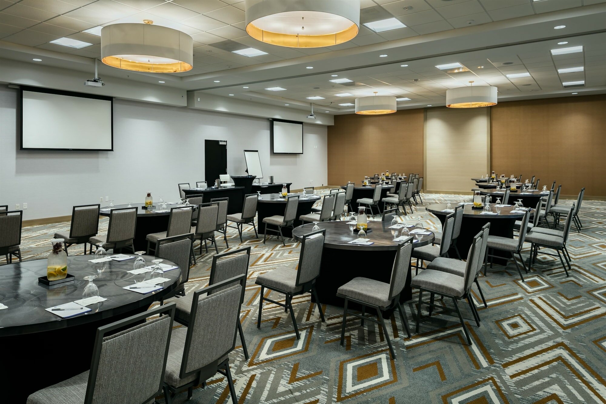 Фото Hilton Garden Inn Seattle Bellevue Downtown, Wa