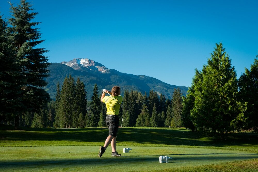 Фото Pinnacle Hotel Whistler Village