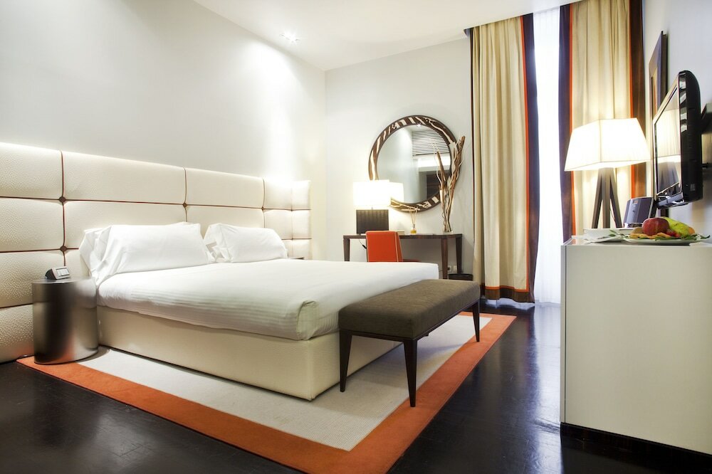 Фото Sina The Gray