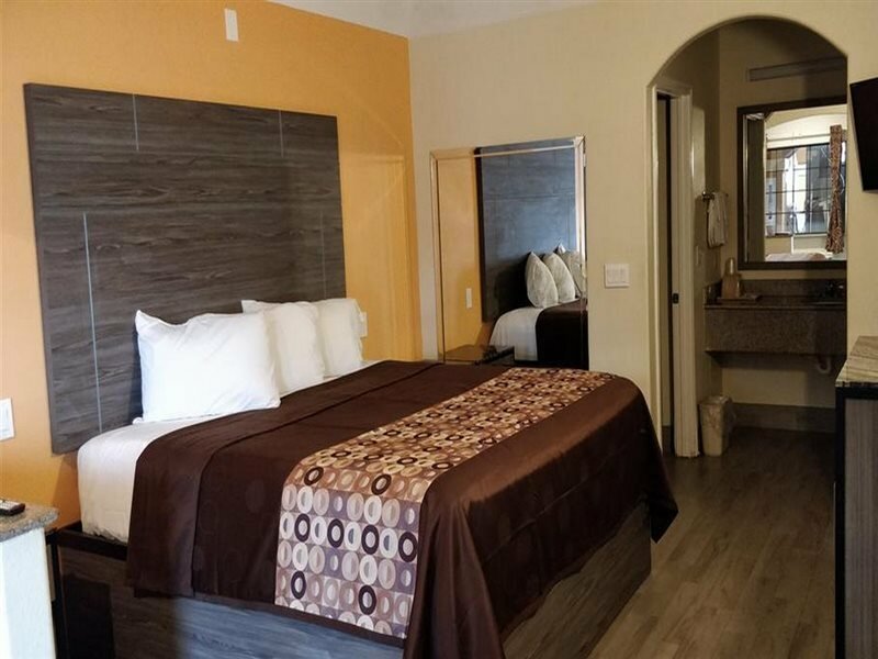 Фото Regency Inn And Suites Galena
