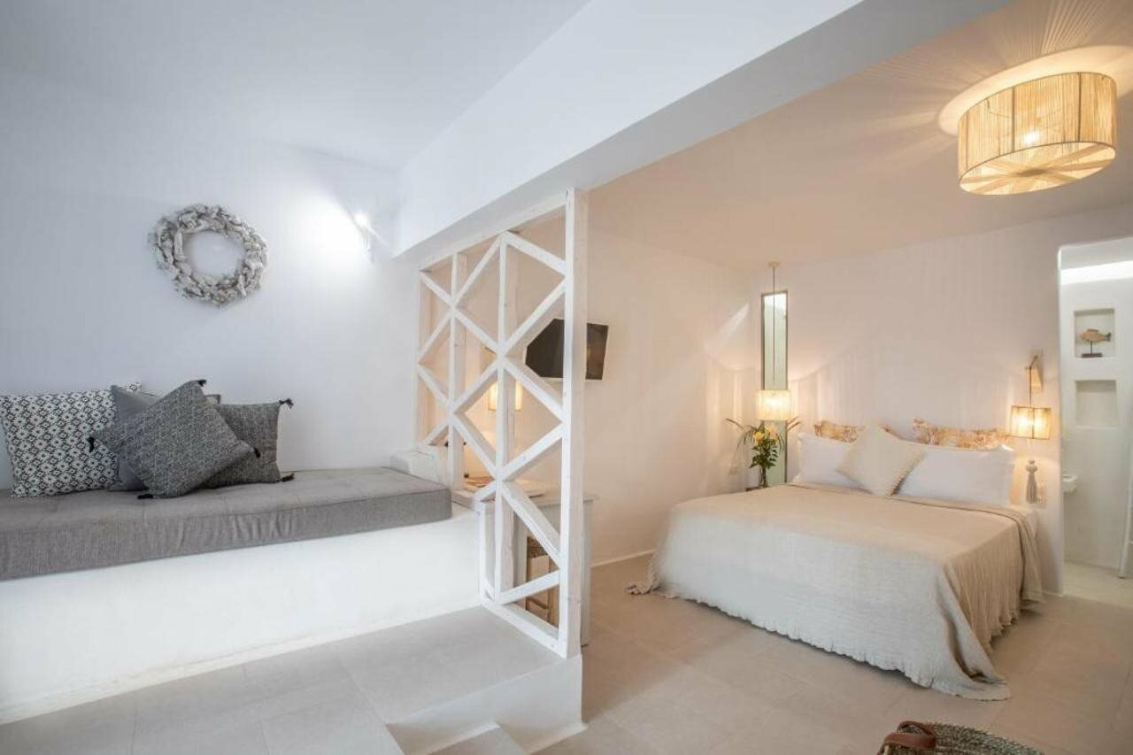 Фото Athina Studios & Suites