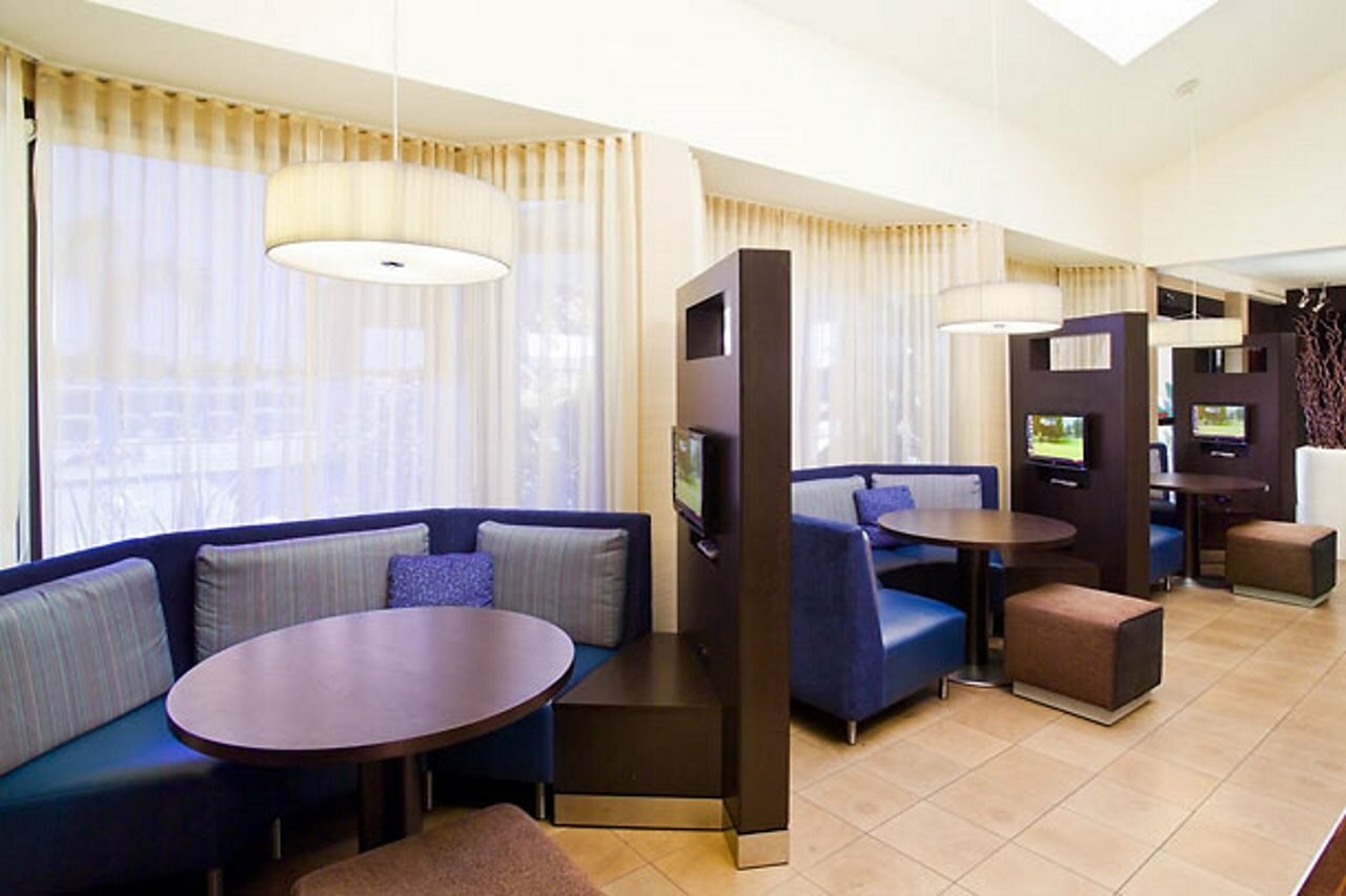 Фото Courtyard by Marriott Fresno