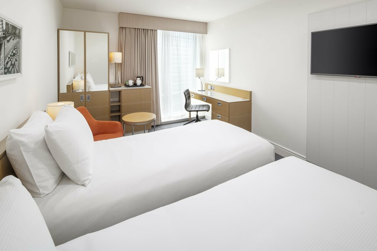 Фото DoubleTree by Hilton Manchester - Piccadilly