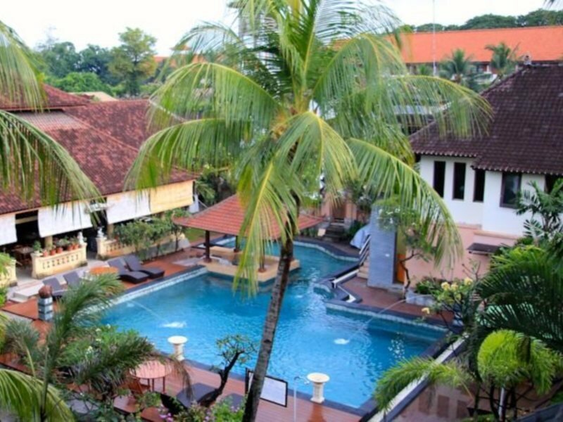 Фото Bakung Beach Resort