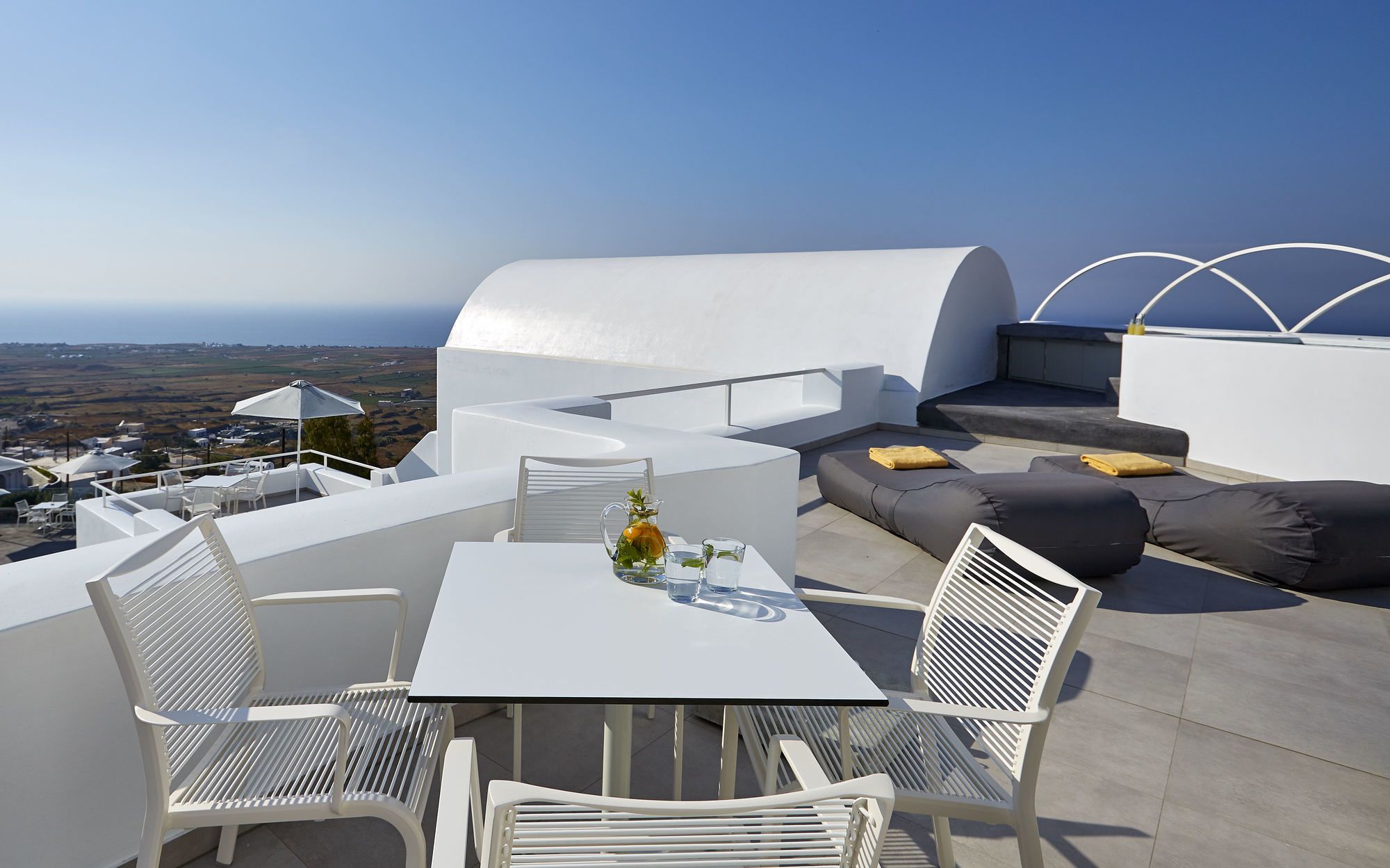 Фото Aperanto Suites