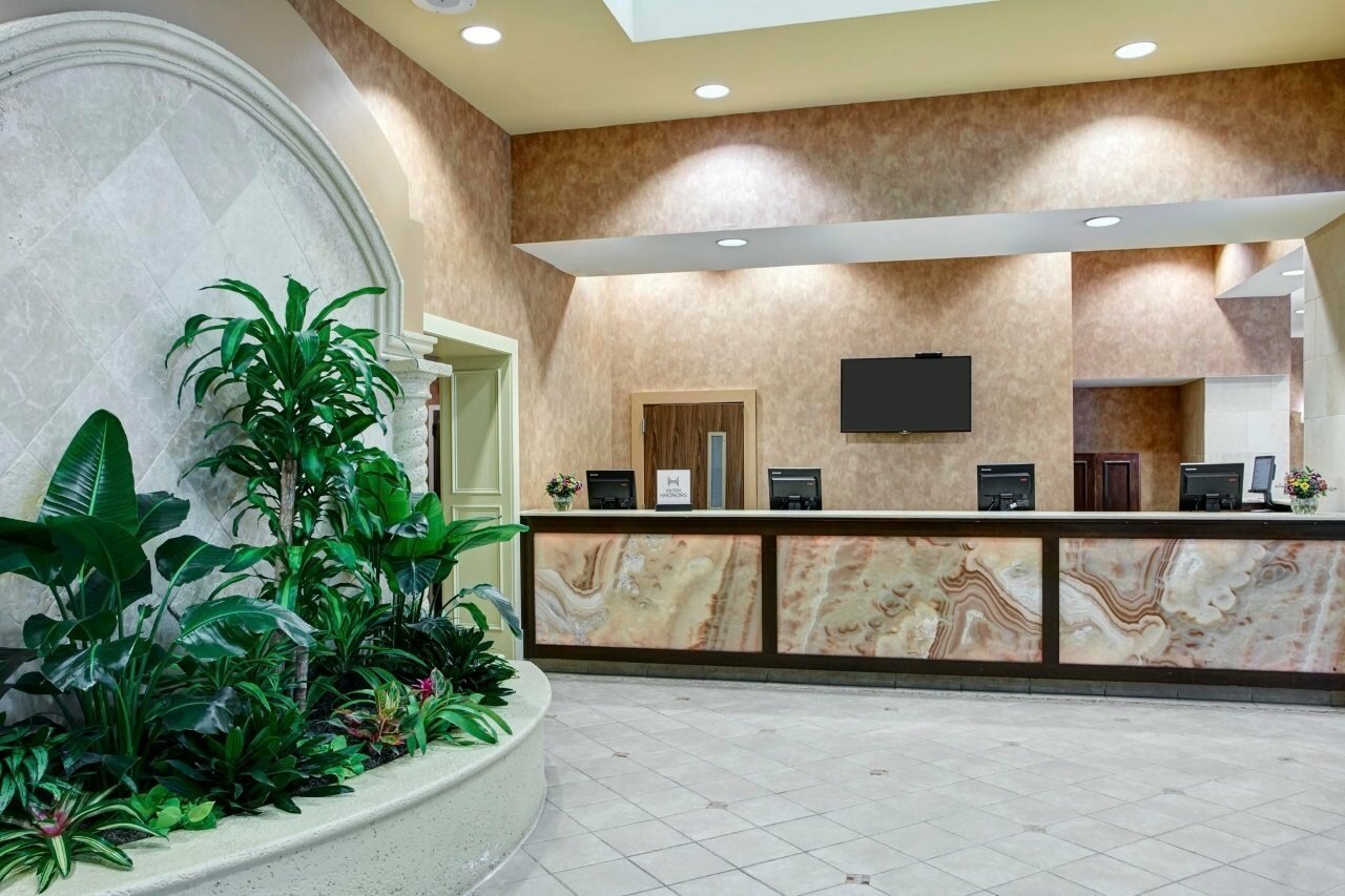 Фото Embassy Suites Tampa Downtown