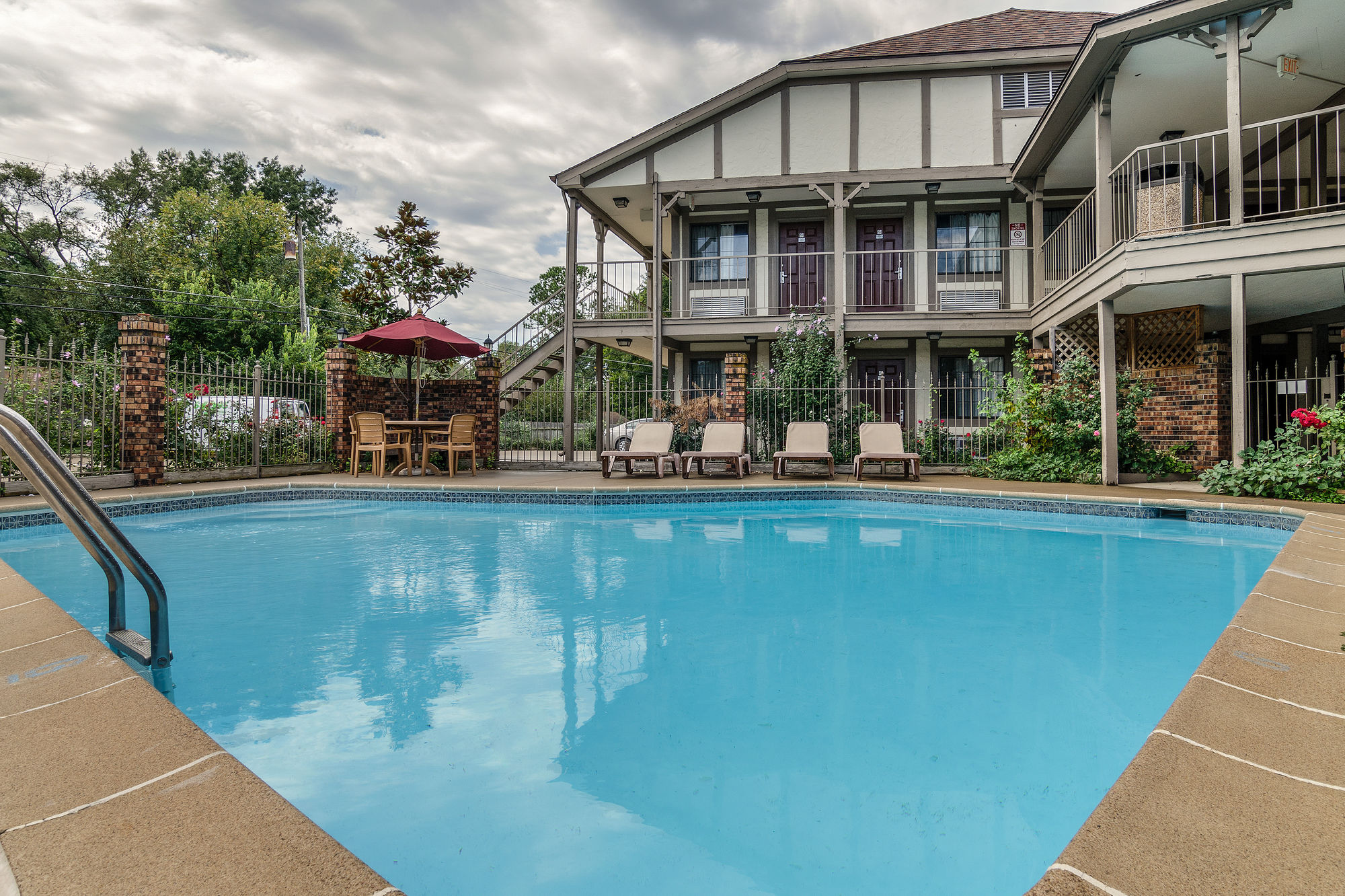 Фото Econo Lodge University