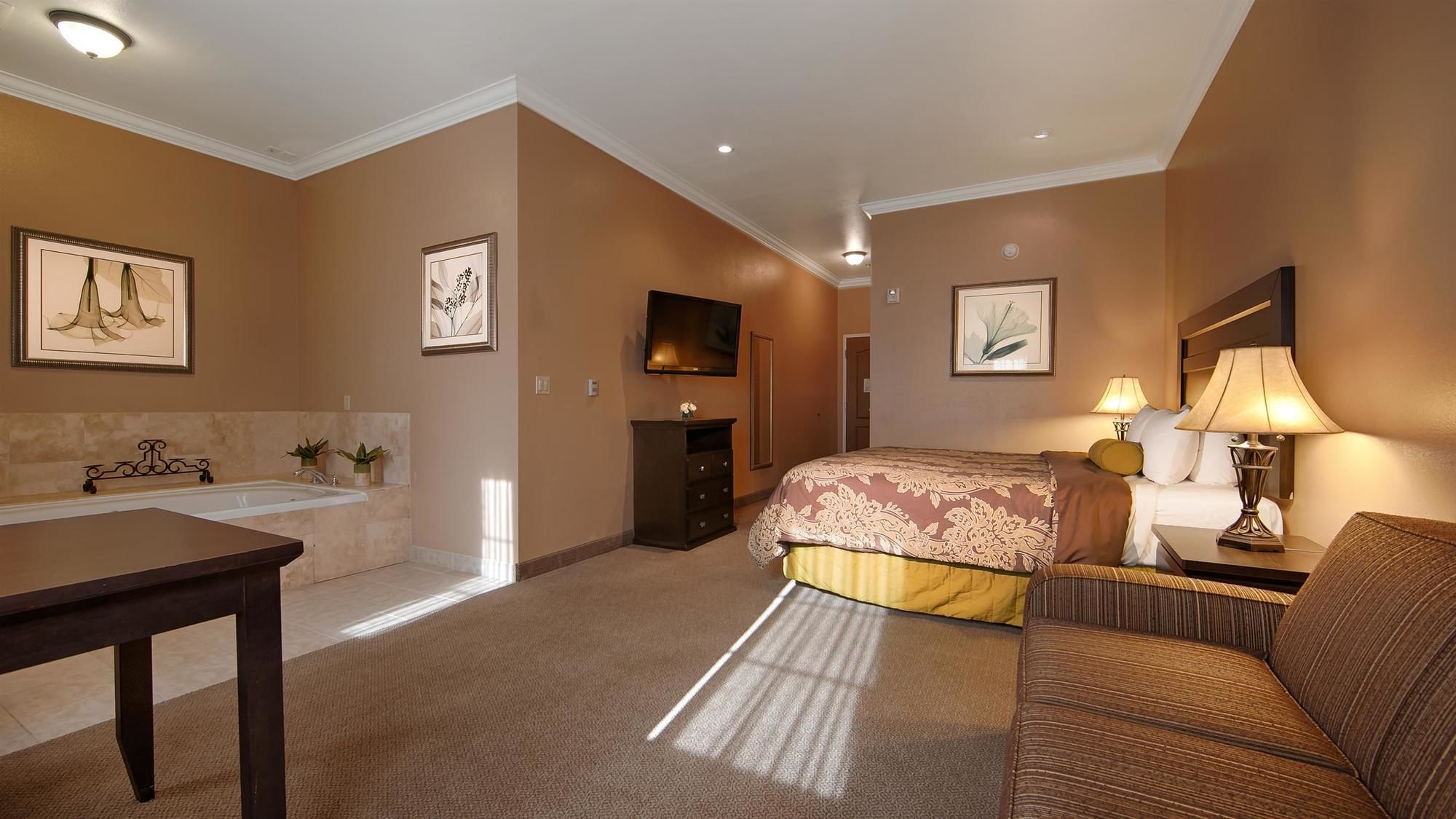 Фото Best Western Plus Route 66 Glendora Inn