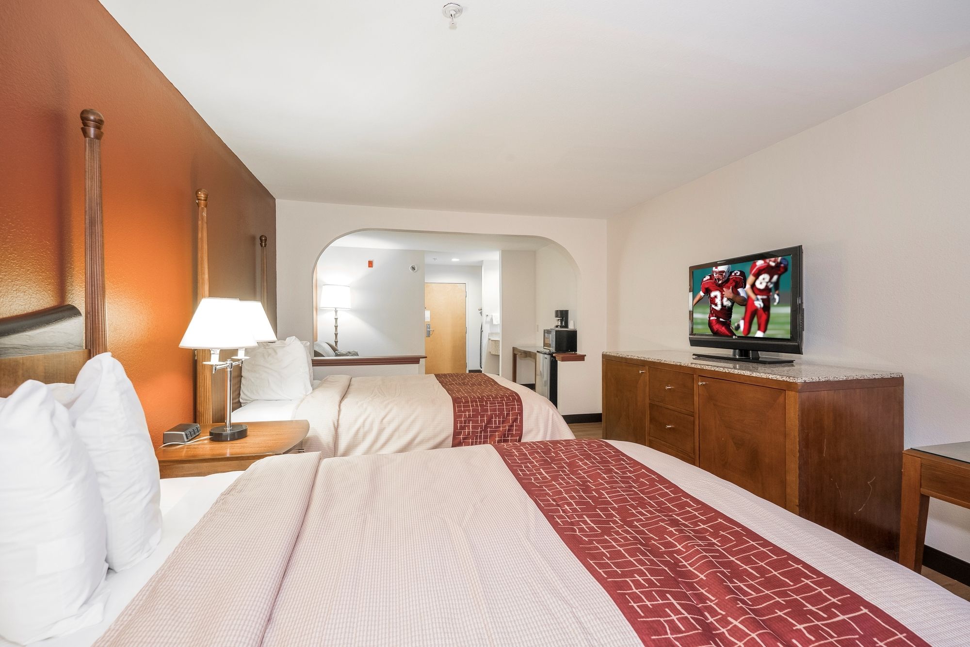 Фото Red Roof Inn & Suites Biloxi