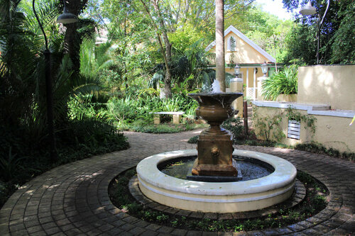 Гостиница Hacklewood Hill Country House в Порт-Элизабет