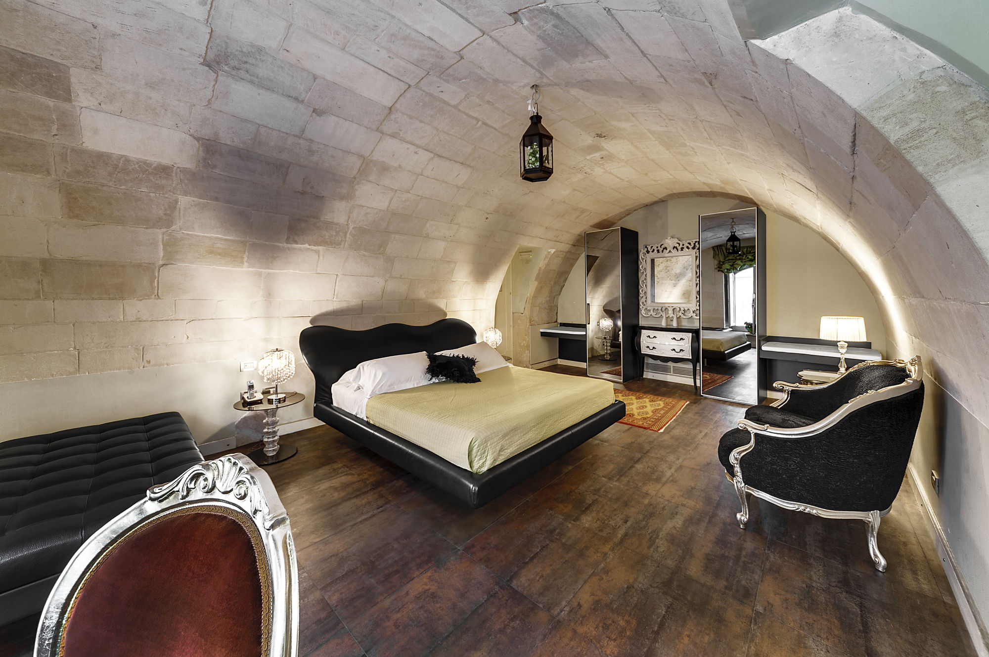 Фото Relais Antica Badia San Maurizio 1619