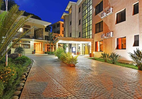 Внешний вид отеля Protea Hotel Kampala в Кампале, фото 1