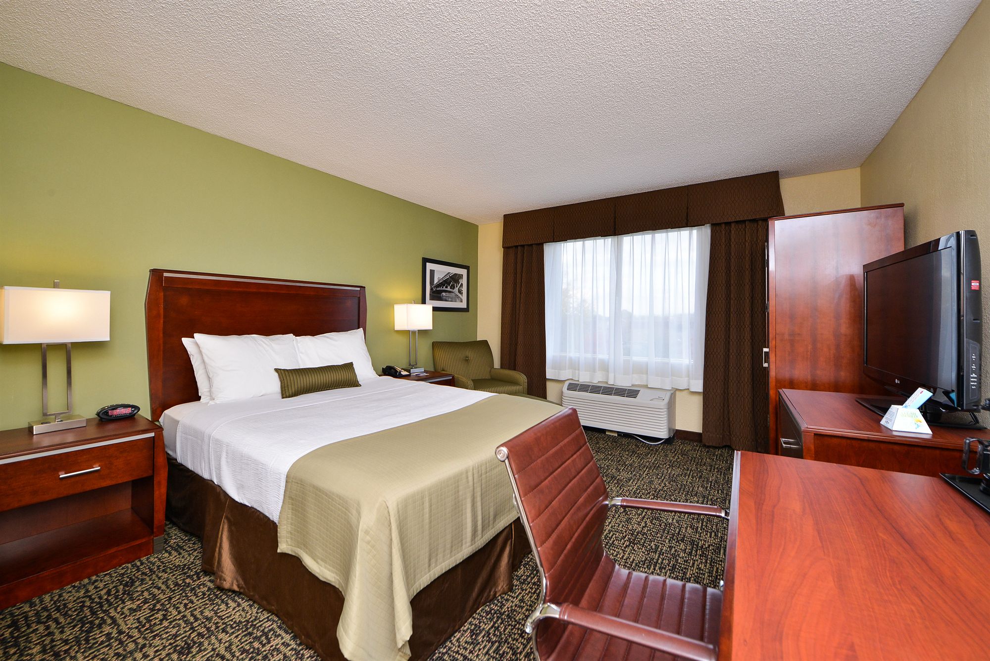 Фото Best Western Glenview -Chicagoland Inn and Suites