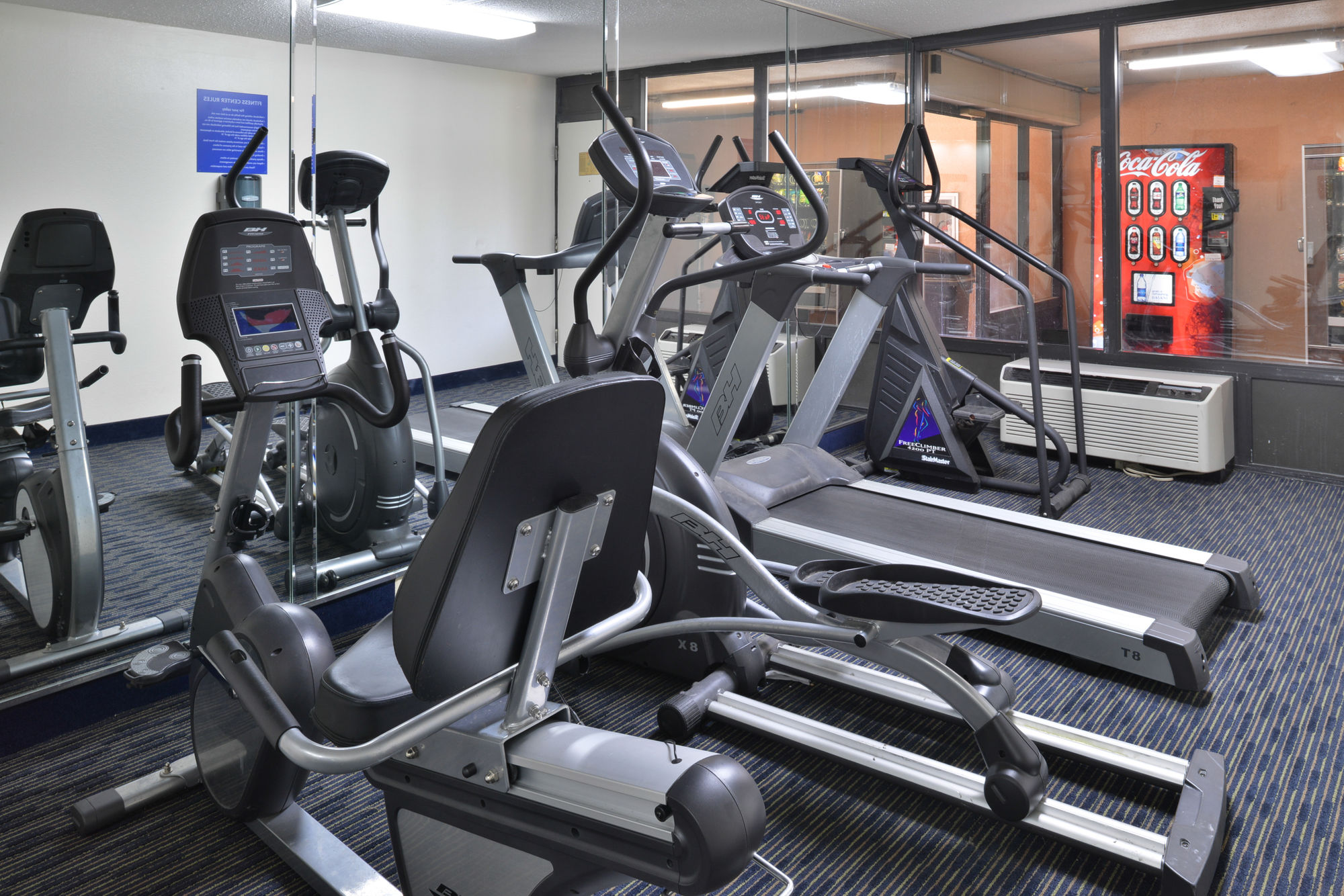 Фото Days Inn by Wyndham Newark Wilmington