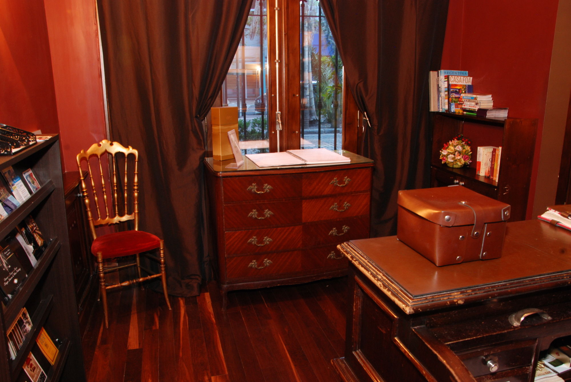 Фото Miravida Soho Hotel & Wine Bar